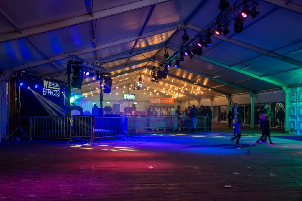 licht en geluid Trekkertrek Etten-Leur special effects in tent en op baan